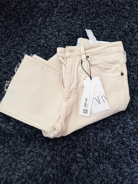 Zara Denim - ZARA Cream Ankle Cropped High-Rise Jeans NWT